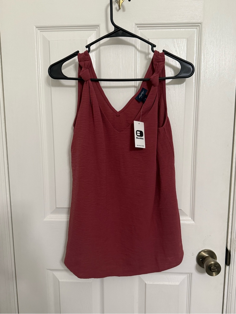 Buckle Rose-Red V-Neck Knot Strap Camisole